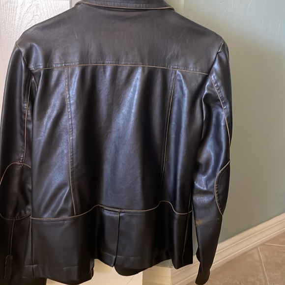 Women’s M brown distressed leather blazer. 2 button closure, front pockets - Picture 4 of 4